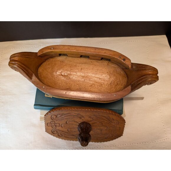 Handcrafted Wood Viking Boat-Shaped Box With Removable Lid & Carved Detailing - Picture 3 of 10